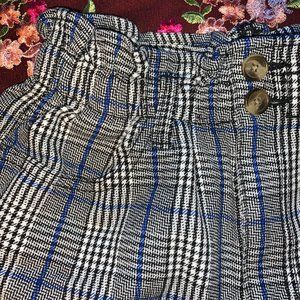 AMERICAN EAGLE PLAID SHORTS